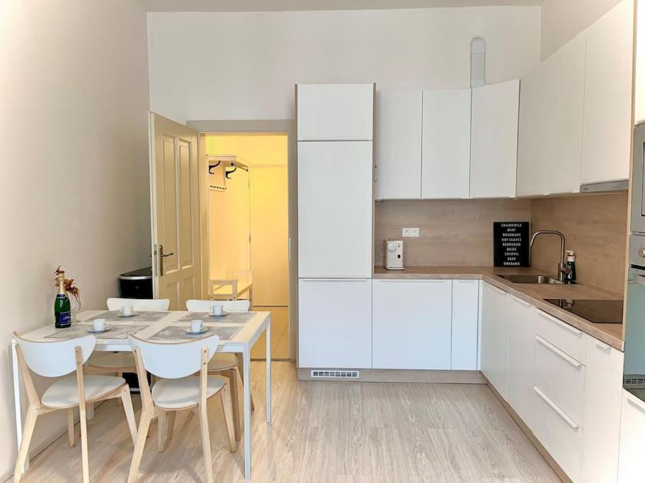 Leger Residence Apartment 프라하 외부 사진